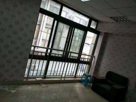 太阳鑫城 3室2厅1卫 119m&sup2;