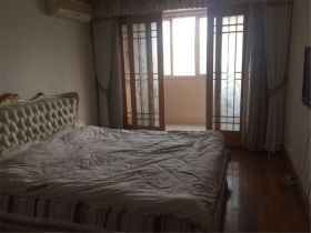 光明南村 5室2厅1卫 191m&sup2;