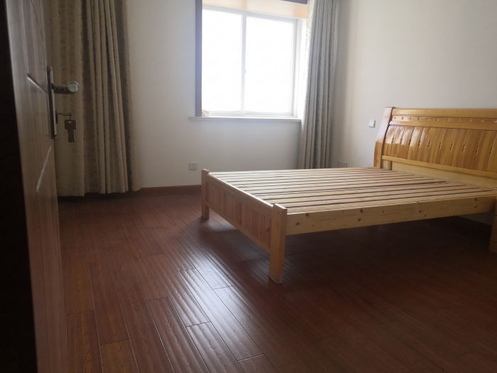春晖花园 3室2厅1卫 135m&sup2;