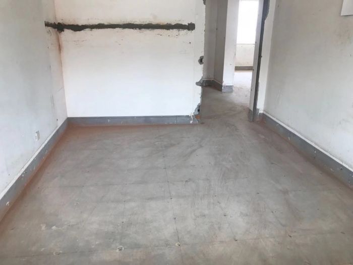 外滩小区 5室3厅2卫 222m²