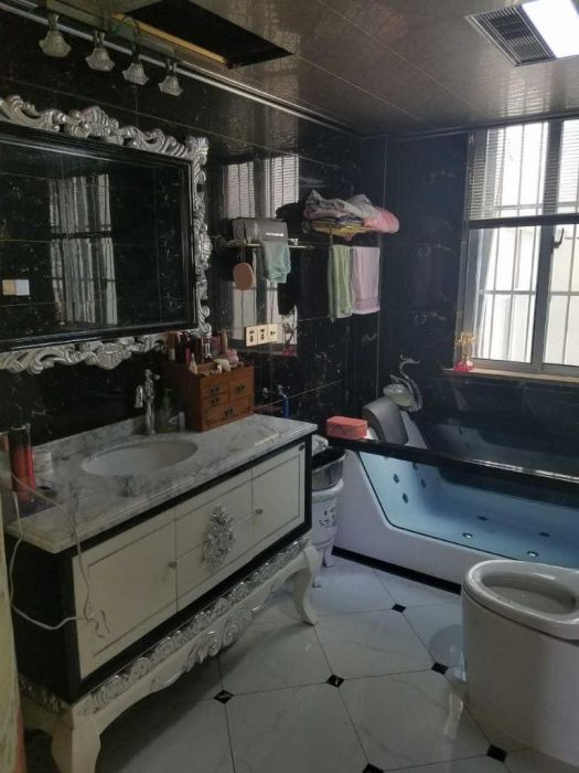 富贵北园 5室2厅2卫 127m&sup2;