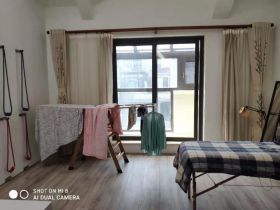 金河名人世家 5室2厅3卫 240.00m²