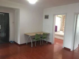 新城小区 5室3厅2卫 136m²