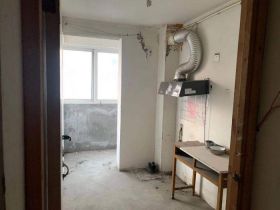 怡园北村 5室3厅2卫 155m&sup2;