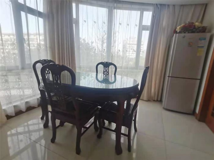凤凰莱茵苑 3室2厅1卫 142.00m&sup2;