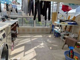 五一新村西区 3室2厅1卫 138m&sup2;