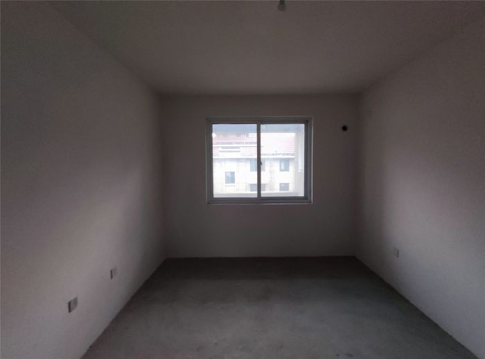 世家花园 3室2厅1卫 120m&sup2;