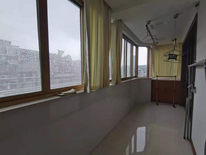天都花苑 6室2厅2卫 225m&sup2;