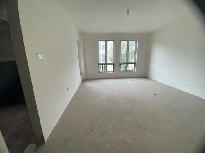 顺发御园 4室2厅4卫 249m&sup2;