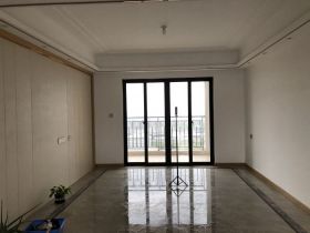 中南世纪花城三期 3室2厅2卫 132m²