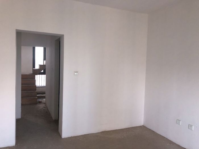 莱茵河畔 4室2厅2卫 135m&sup2;