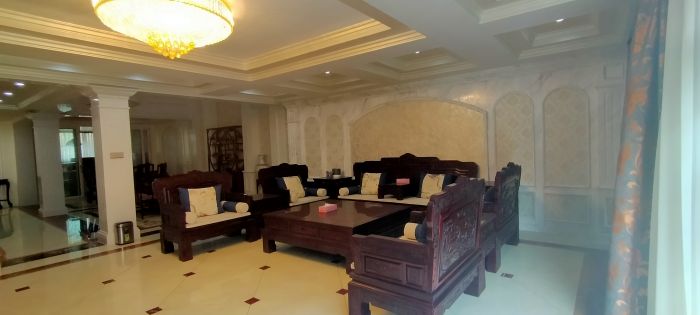 罗福宫 6室2厅5卫 288m&sup2;