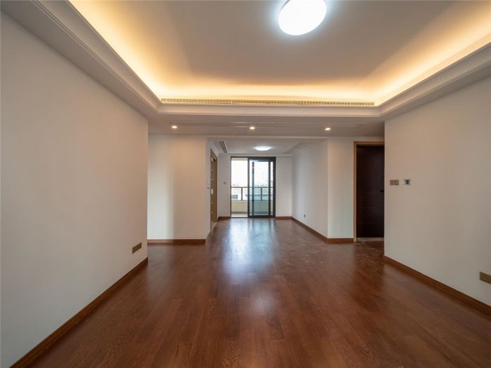 雍华府 4室2厅2卫 136m&sup2;