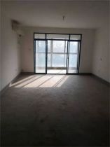 星湖花园 3室2厅2卫 205.3m&sup2;