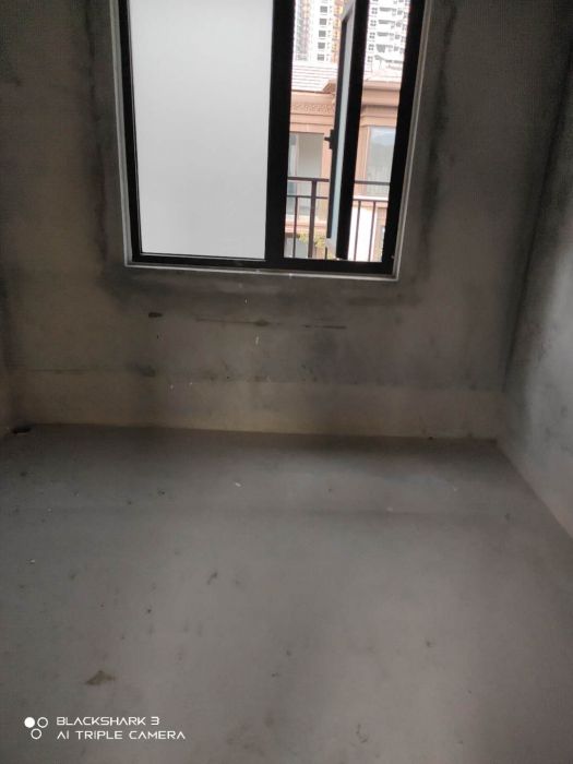 绿地新里城 4室2厅2卫 140m&sup2;
