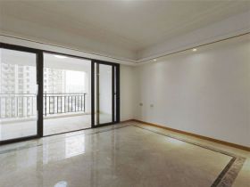 中南世纪花城三期 4室2厅2卫 138m&sup2;