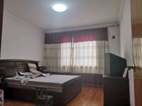 金鑫苑 5室2厅1卫 183m&sup2;