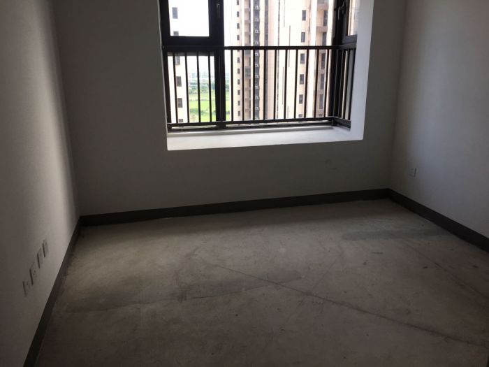 绿地新里城 3室2厅2卫 106m&sup2;