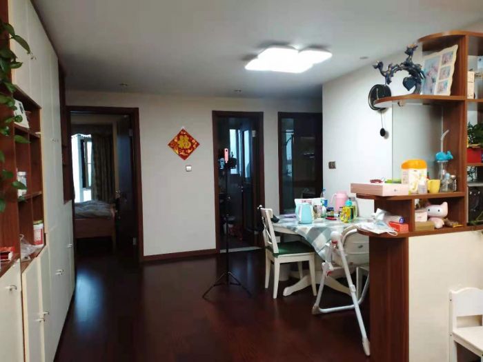 万科濠河传奇 3室2厅2卫 108m²
