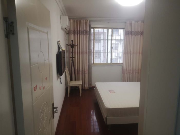 天都花苑 3室2厅1卫 127m&sup2;