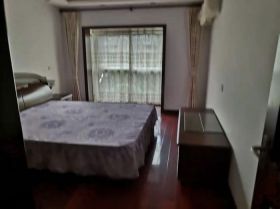 天虹花园 3室2厅1卫 112m&sup2;