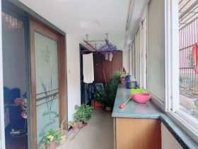 瑞丰花园 3室2厅1卫 120m&sup2;