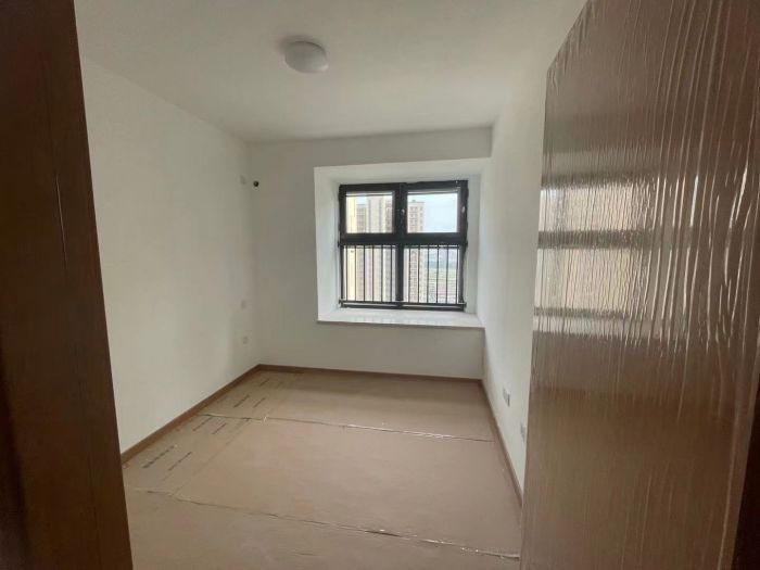 绿地新里城 3室2厅1卫 98m&sup2;