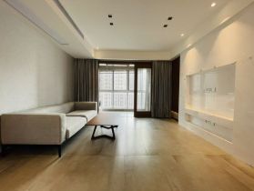 中南世纪花城三期 3室2厅2卫 138m&sup2;