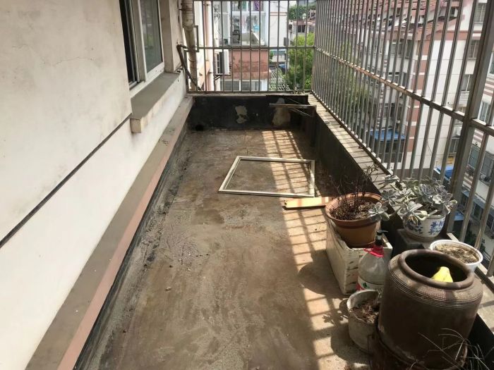 外滩小区 5室3厅2卫 222m²