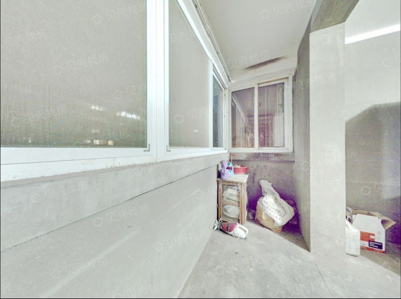 星辰花园 3室2厅2卫 141m&sup2;