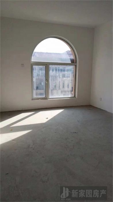 军山花园 5室2厅卫 175m&sup2;