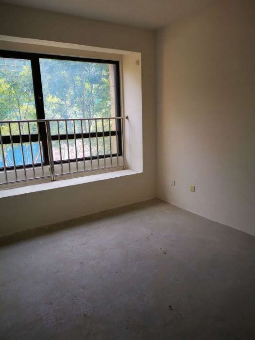 万濠山庄 3室2厅2卫 143m&sup2;