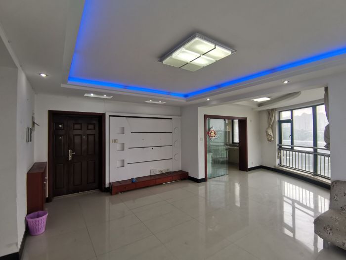 凤凰莱茵苑 3室2厅2卫 149.5m&sup2;
