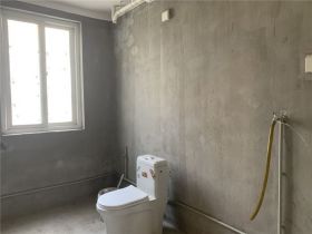天山花苑 3室1厅1卫 142m&sup2;