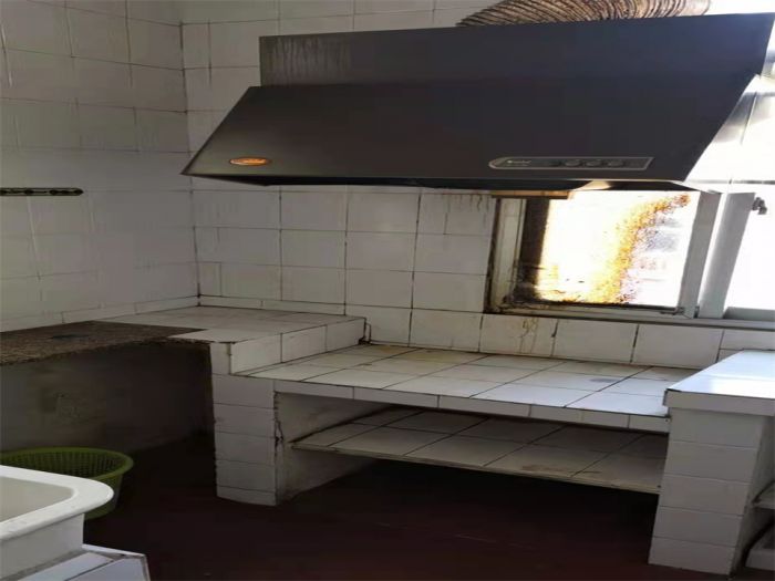 三八新村 1室1厅1卫 40m&sup2;