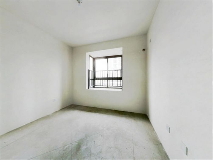 皇家花园北区 4室2厅2卫 143m&sup2;
