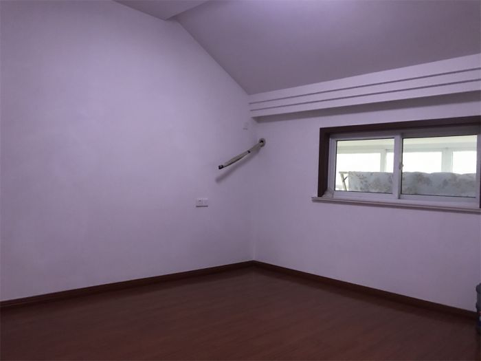 东城花园 5室2厅2卫 133m&sup2;