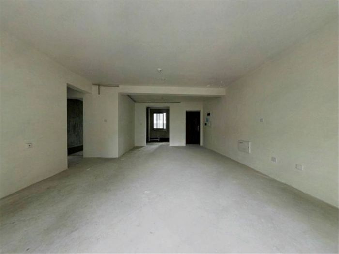 皇家花园北区 3室2厅2卫 141m&sup2;