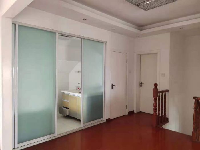 天山花苑 4室2厅1卫 105m&sup2;