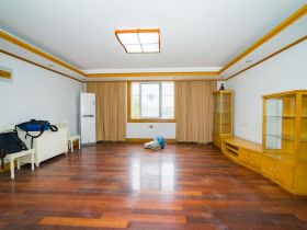 金鑫苑 4室2厅2卫 169.7m&sup2;