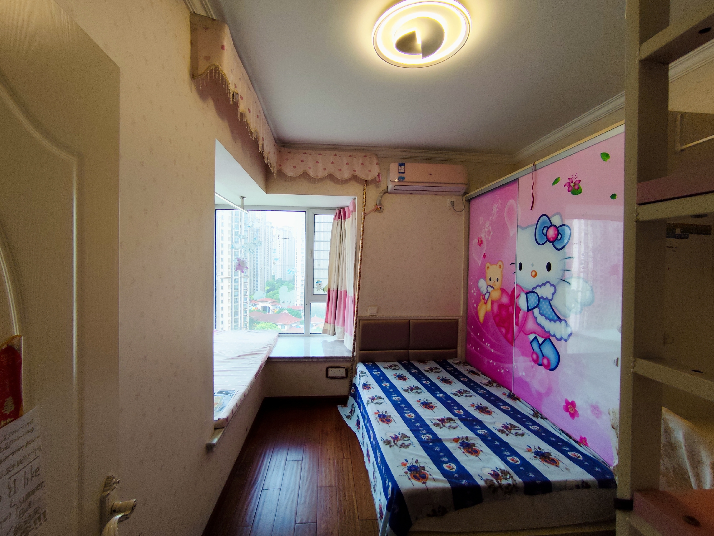 中南世纪花城一期 3室2厅2卫 139.60m&sup2;