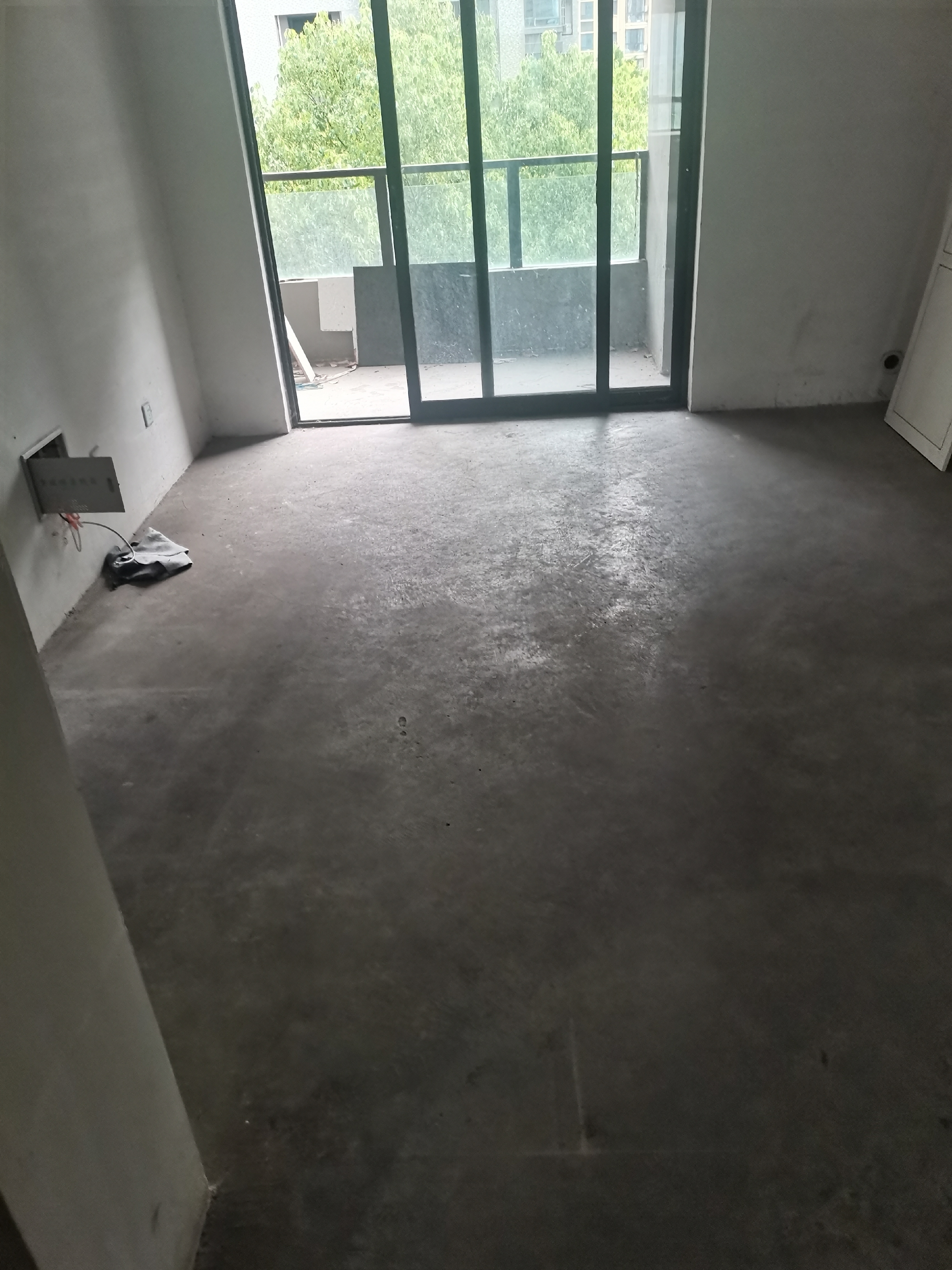 万通城 3室2厅1卫 102m&sup2;