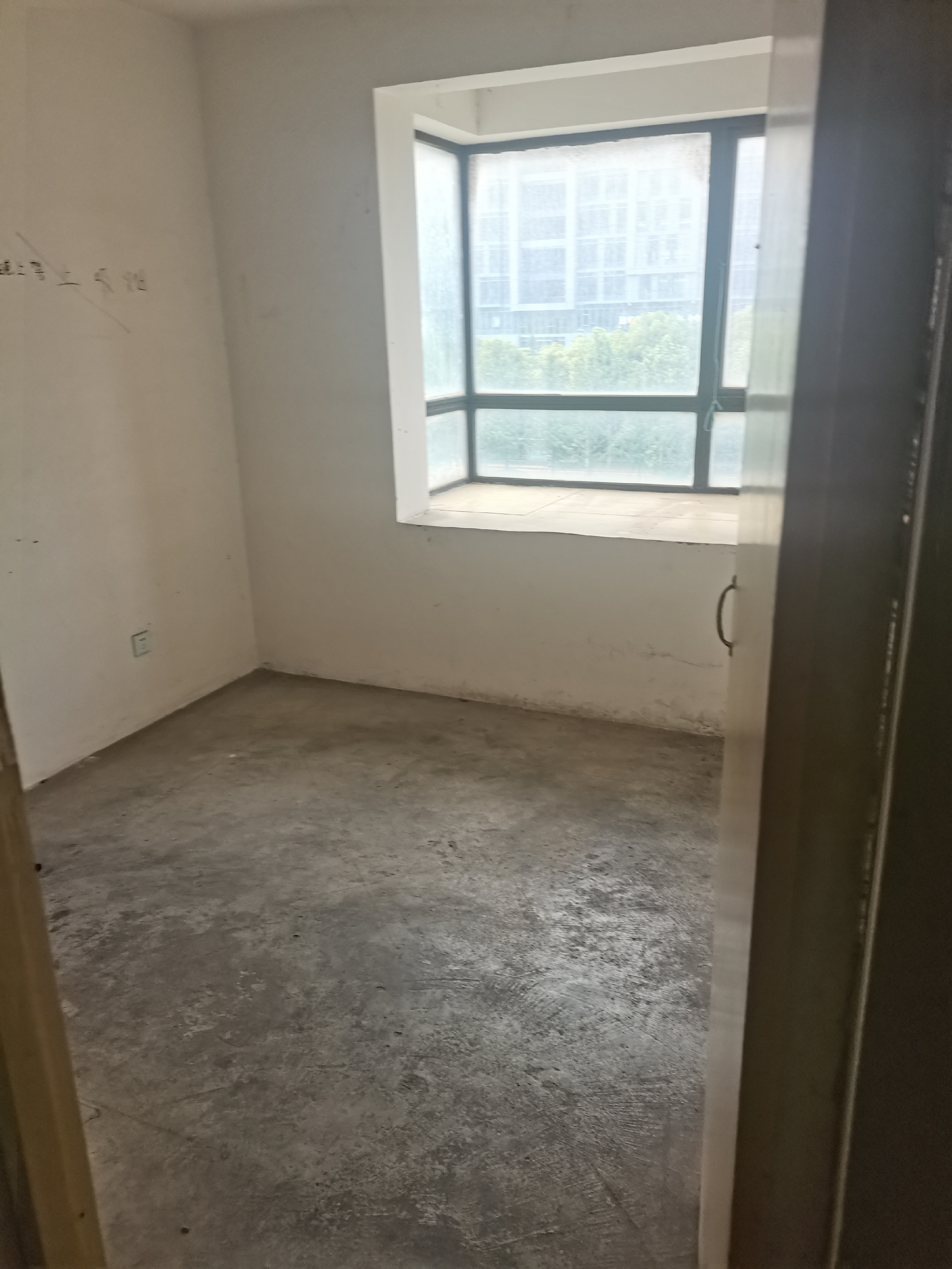万通城 3室2厅1卫 102m&sup2;