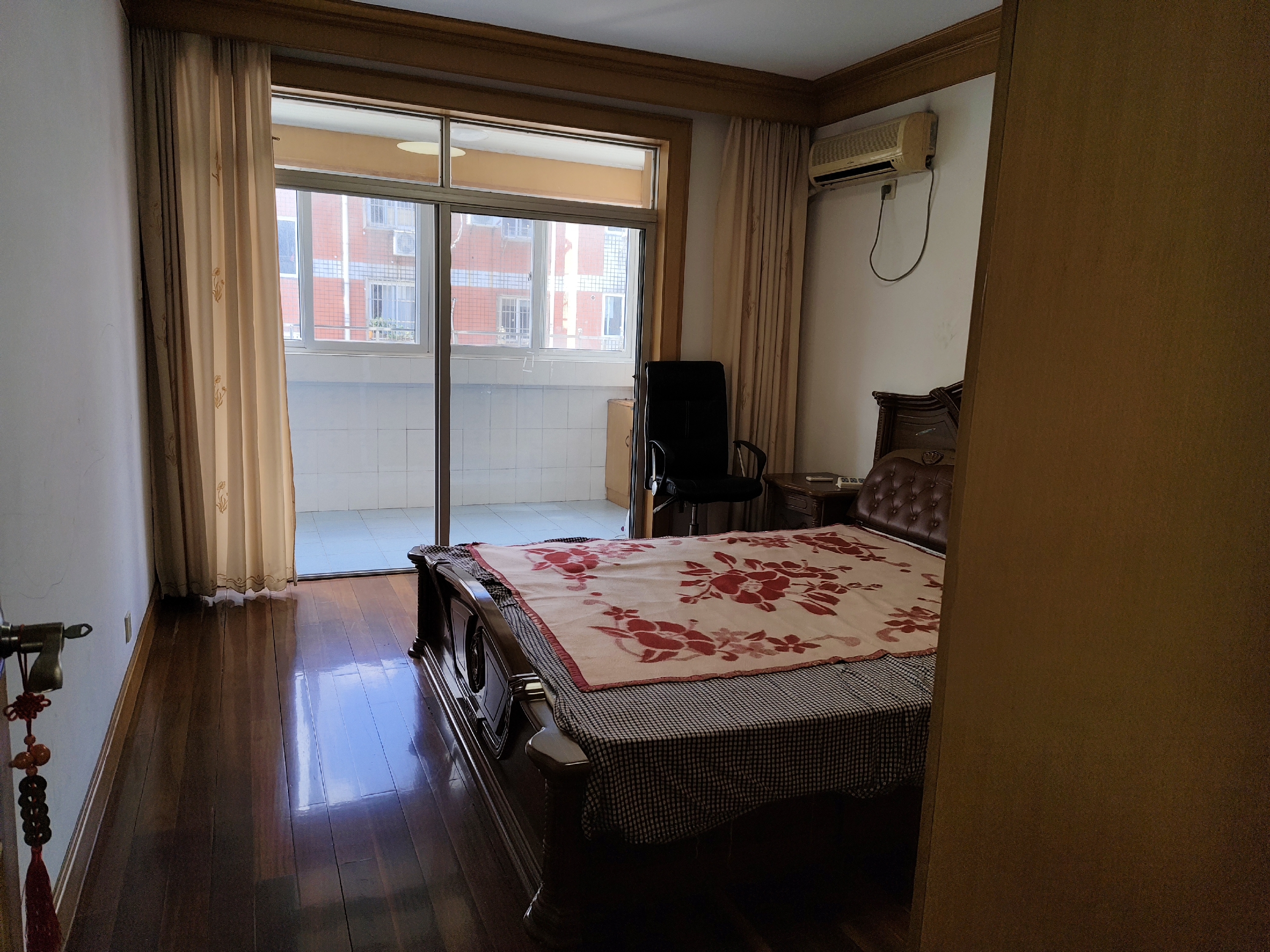 易家桥新村 2室1厅1卫 95.00m&sup2;